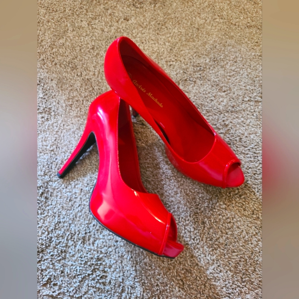 Red Pumps 13W